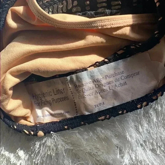 Rip Curl Black cheeky bathing suit - Picture 6 of 7